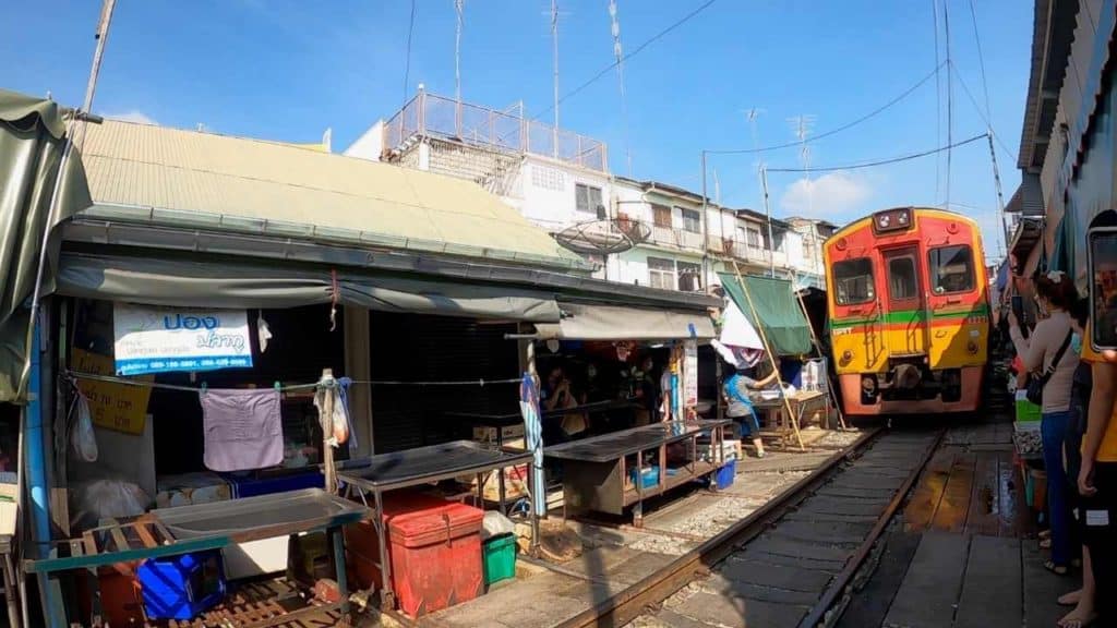 Maeklong Train Market