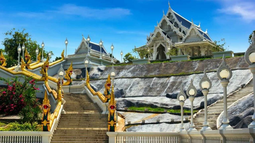 Things to do in Krabi - Wat Kaeo Karawaram