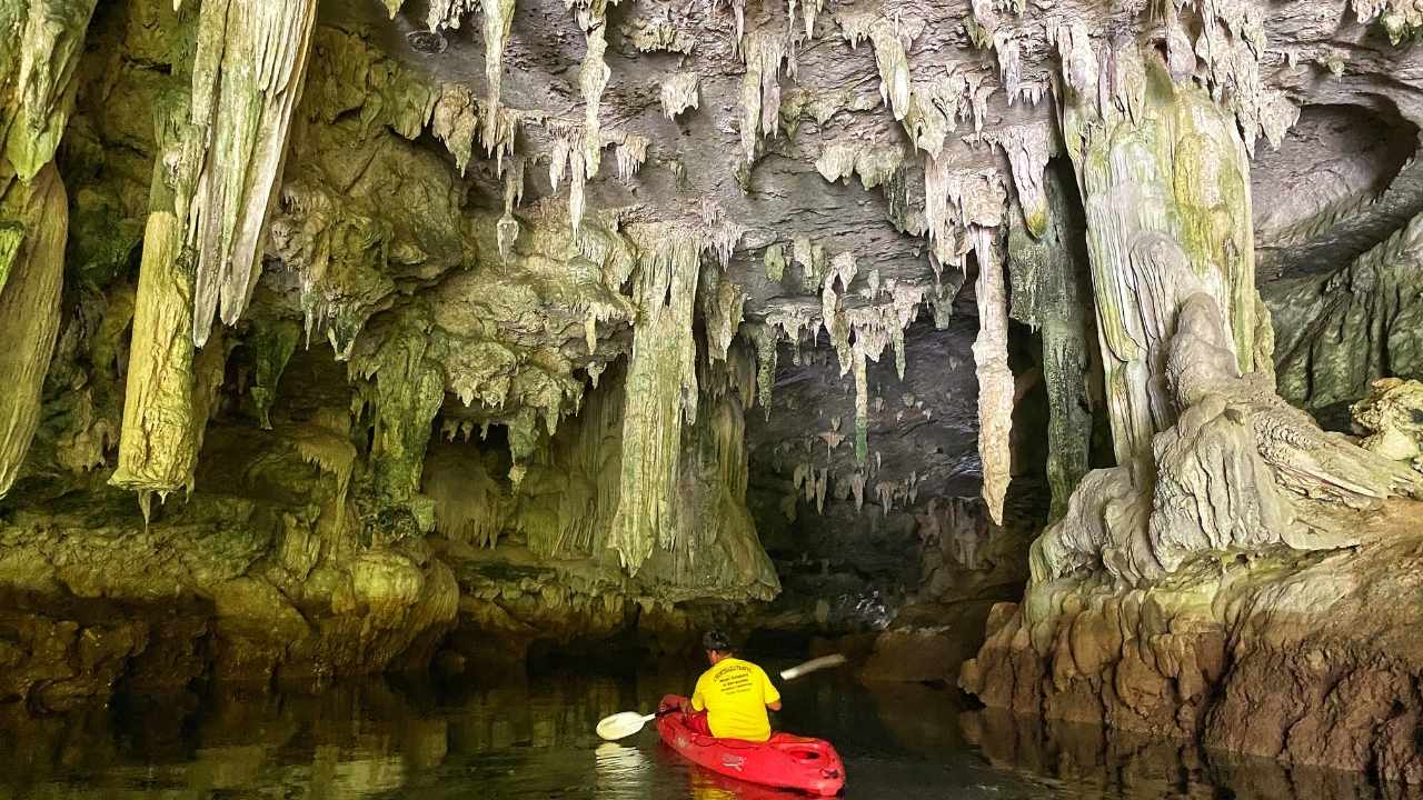You are currently viewing Kayaking Lot Cave | Fun Things to Do in Krabi, Thailand