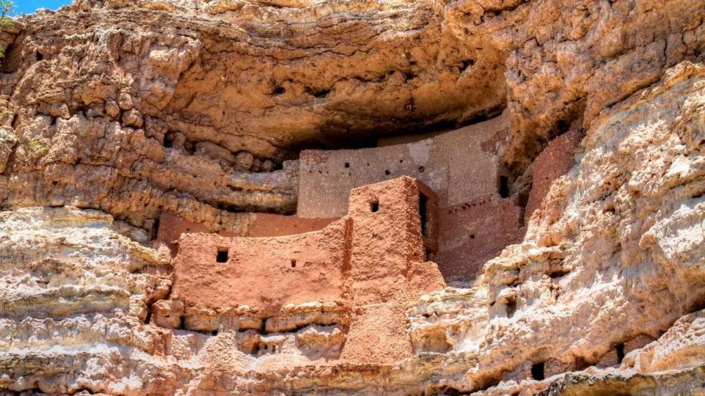 Montezuma Castle - Sedona, Arizona Travel Guide
