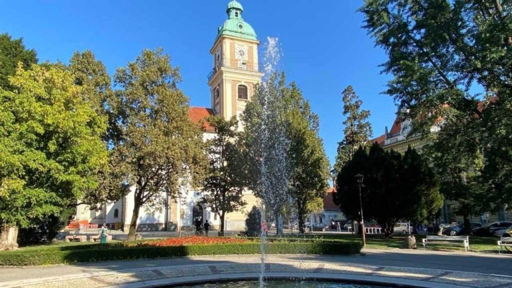 Slomskov Square - Things to Do in Maribor