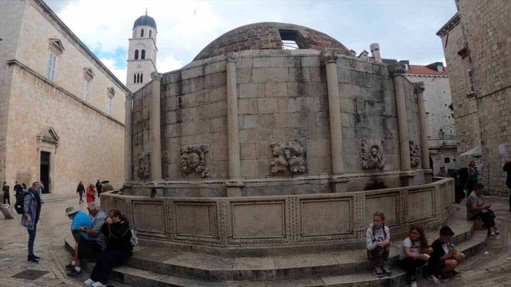 Onorio's Fountain - 20 Things to Do in Dubrovnik