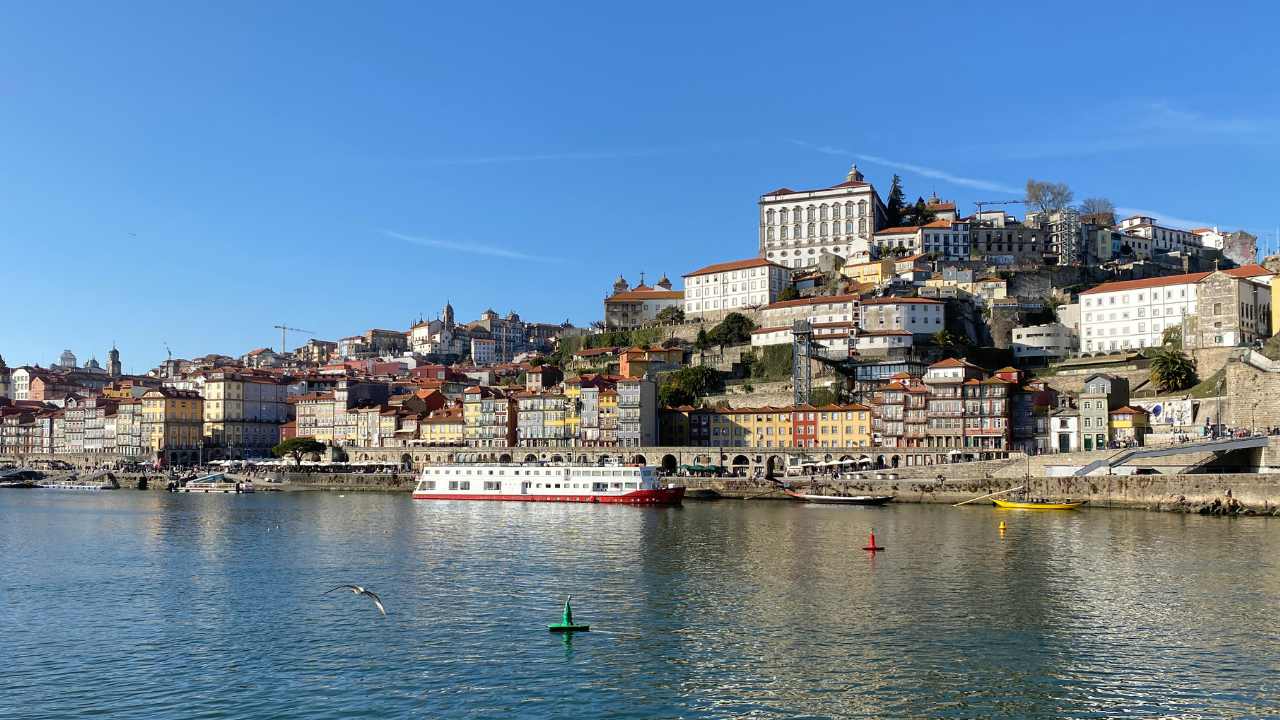 You are currently viewing The Ultimate Guide to Porto Portugal – 15 Fun Things to Do in Porto
