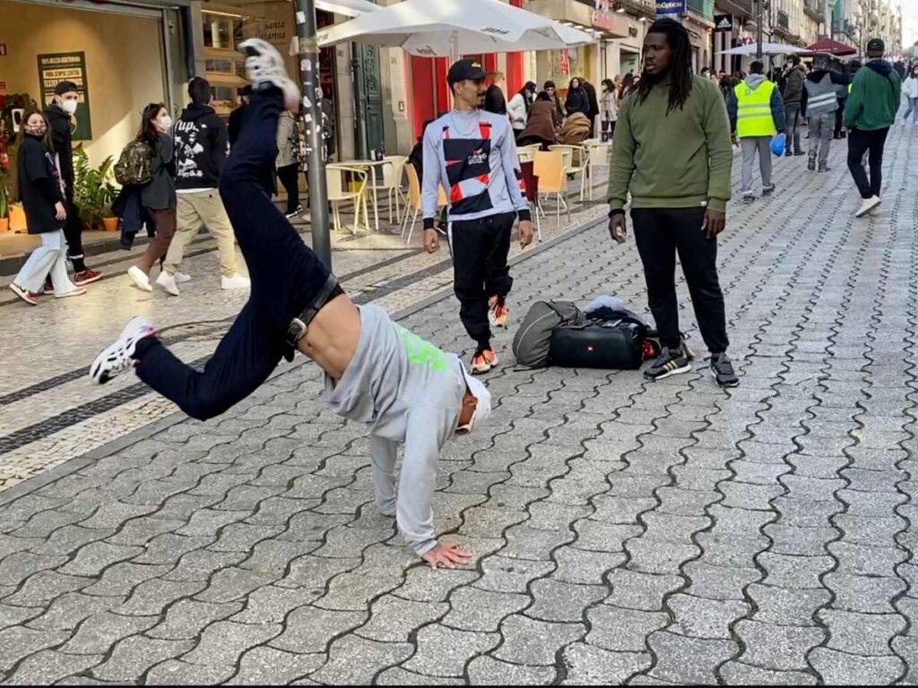 Street Performer on San Catarina Street