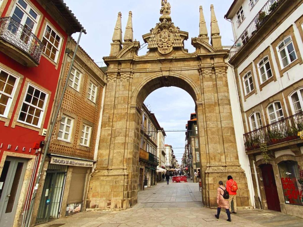 The New Gate Arch (Arco da Porta Nova) - Things to See in Braga