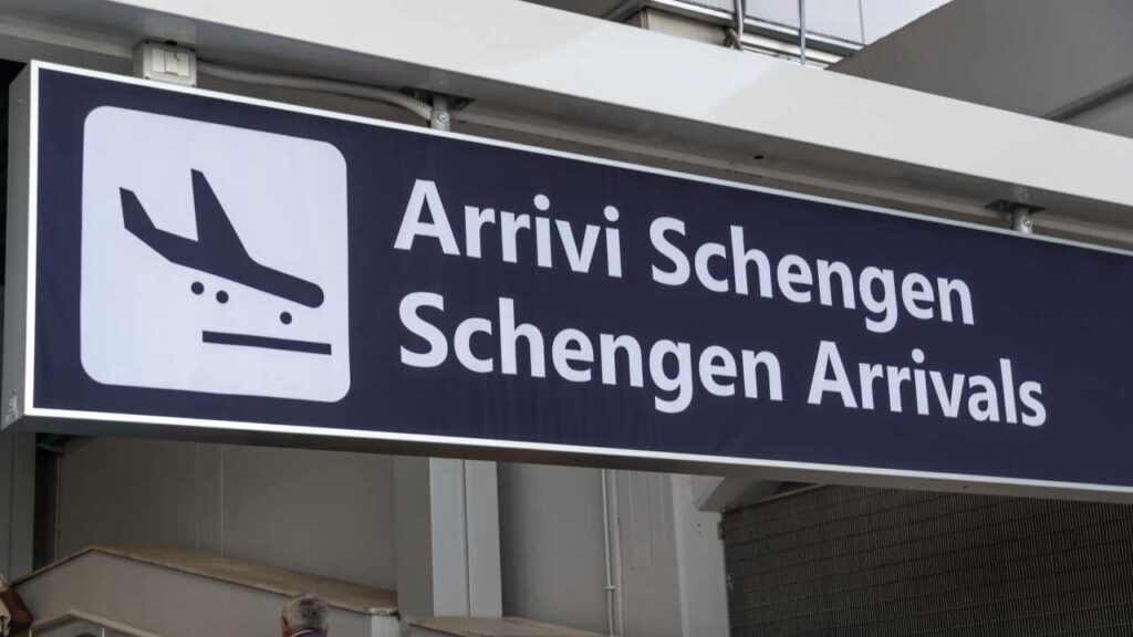 Schengen zone arrival sign