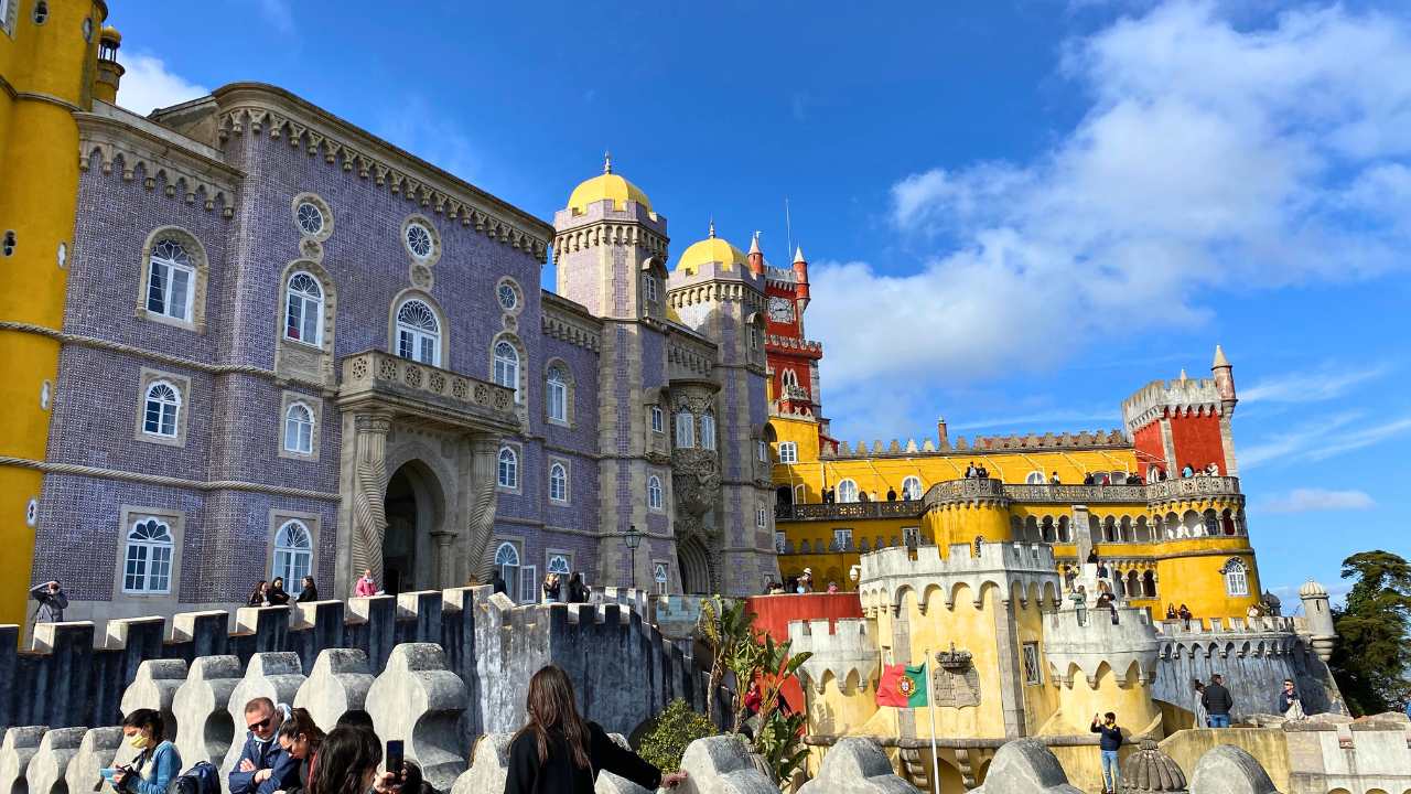 You are currently viewing How to See Sintra Portugal in One Day –  Things to Do & Transport Tips